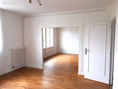 appartement t3 de 76 m² avec balcon et cave – tours centre (quartier des halles)