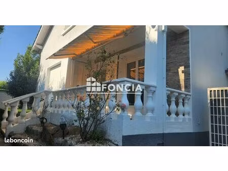maison a feurs proche commodites