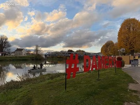 bungalow et terrain de loisir en bord de marne