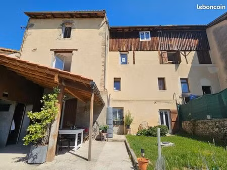 immeuble 7 pièces 200 m²