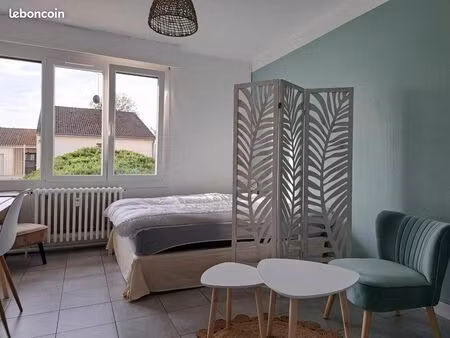 studio 1 pièce 26 m²