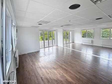 bureaux 975 m² reims