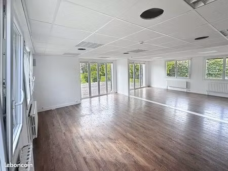 bureaux 990 m² reims