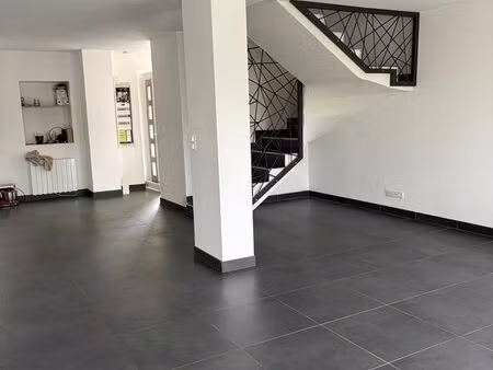 maison à louer à laloeuf