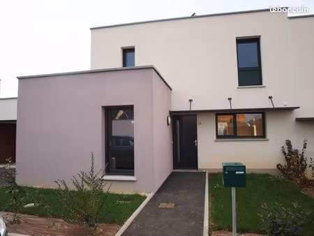 maison t5 de 105m2 avec jardin et garage