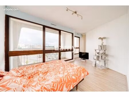 studio 1 pièce 33 m²