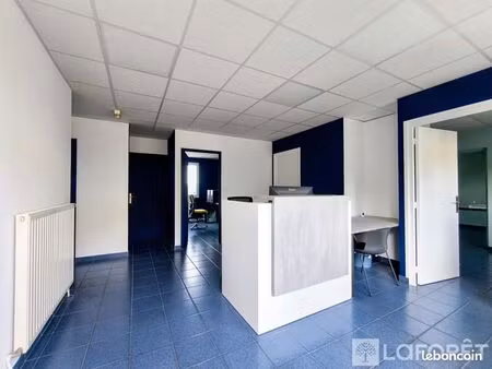 bureaux 100 m²