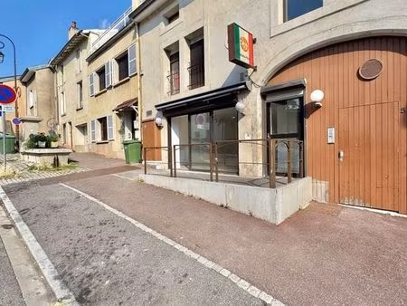 local commercial 121 m²