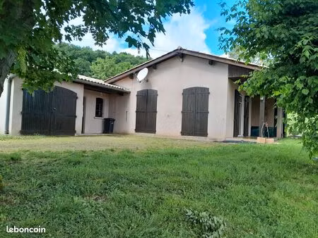 maison individuelle   endroit calme  ombragé