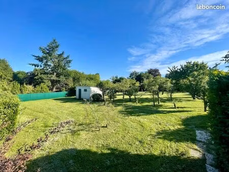 terrain à vendre – 1530 m² – emplacement exceptionnel en cœur de ville