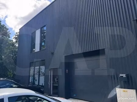 local 160 m²