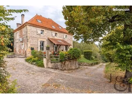 propriété 6 pièces 153 m²