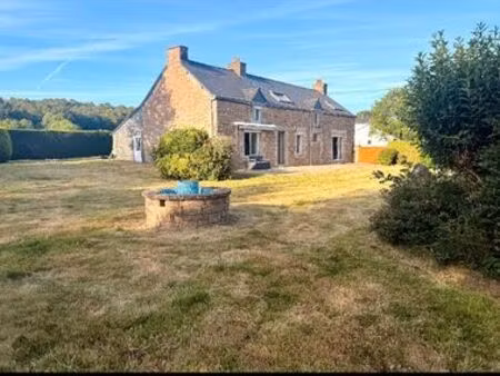 location maison en pierres