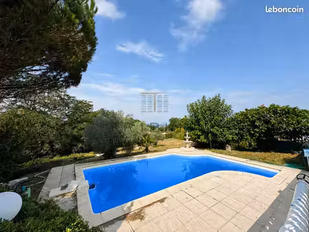 villa 4 pièces 130 m²