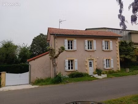 maison t4 avec terrasse et jardin buanes 40320