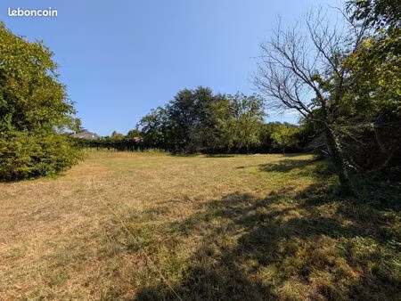 terrain 676 m² panossas