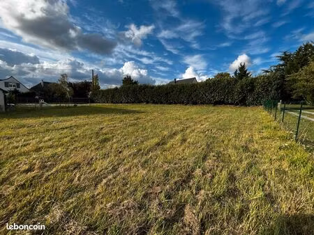 terrain constructible 365 m² sur murs erigné