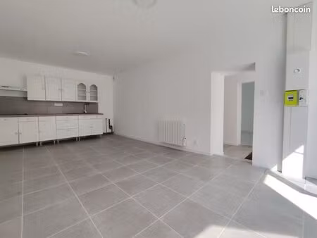 à louer rez de chaussée t2