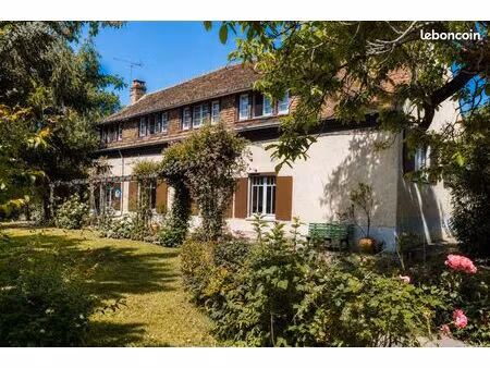 maison 8 pièces 180 m²