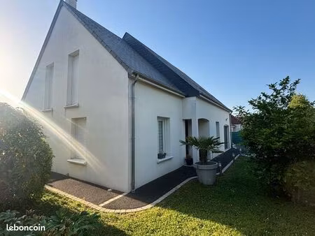 maison familiale à joué les tours