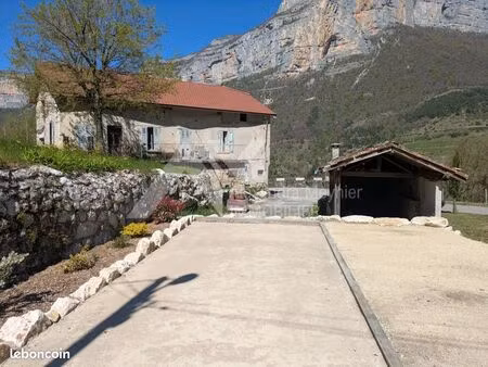 maison 6 pièces 365 m²