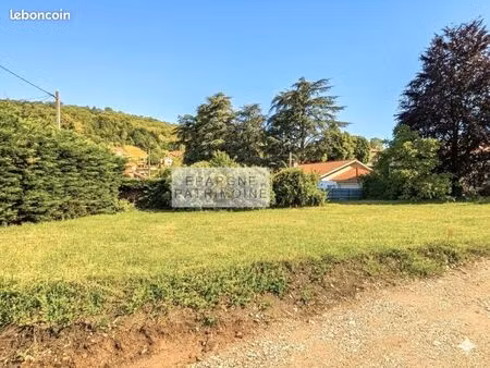 terrain 711 m² panossas