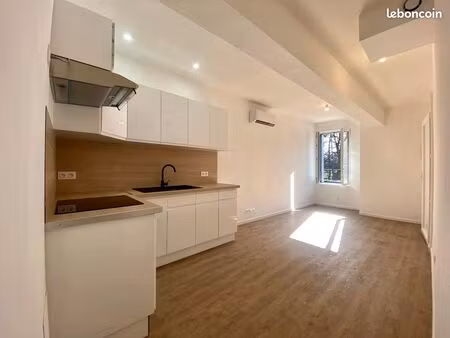 t2 centre ville casteljaloux 35m² avec climatisation