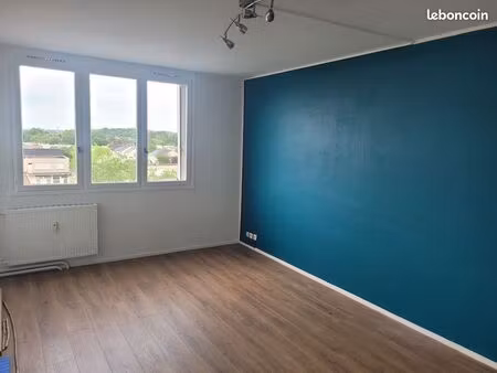 t2 clair et spacieux