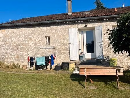 t3 dans un petit collectif de 4 logements avec piscine à partager