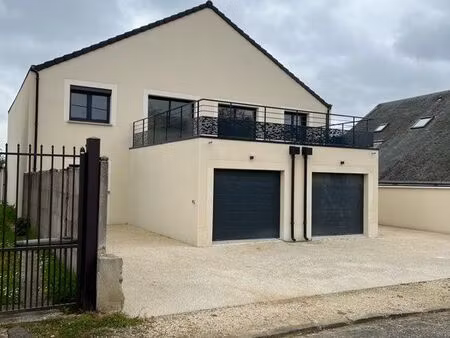 maison mitoyenne 133 m² – 4 chambres – terrasse 35 m² – jardin – garage