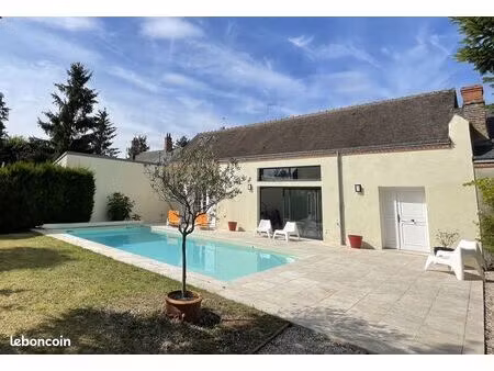 olivet centre - grande maison familiale de 210 m²  piscine chauffée - idéalement située