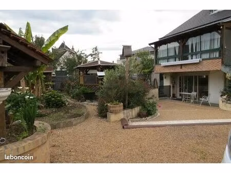 maison 8 pièces 201 m²