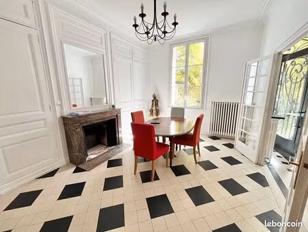 maison 9 pièces 230 m²