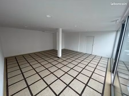 local d’activité de 56m2 comprenant une arrière boutique