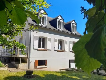 maison familiale calme et verdure