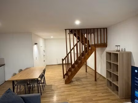 centre ville d'agen - t4 en duplex rénové meublé de 100 m2 - proximité place jasmin