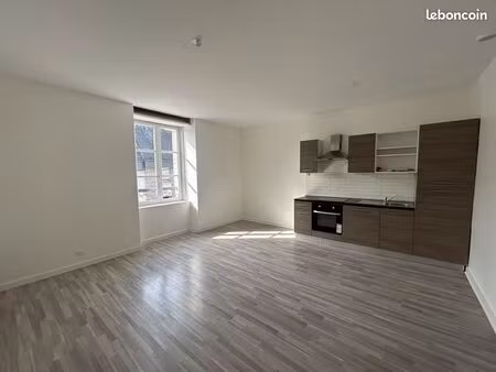 location t2 au calme à 5min à pied du centre