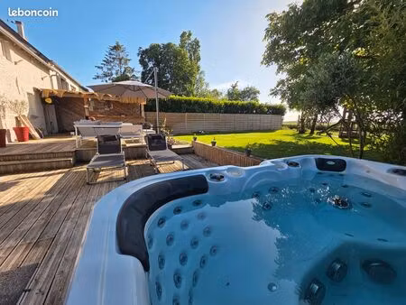 maison gros volume + dépendance + appartement