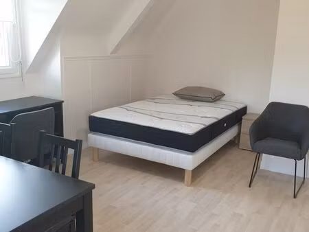 location studio meublé