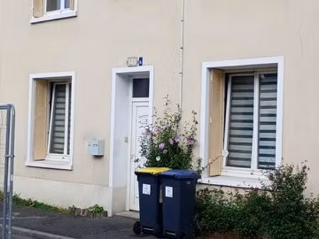 maison de ville a louer ( type appartement )
