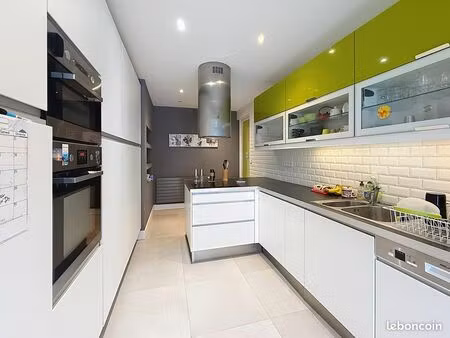 triplex 7 pièces 166 m²