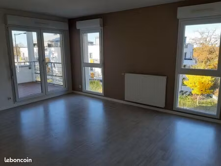 a louer appartement t2 50m² vitré