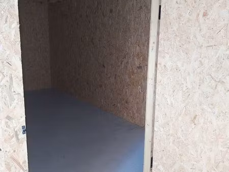 box de stockage   garde meuble  entrepôt