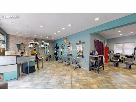 local - ancien salon de coiffure