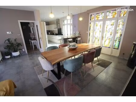maison 8 pièces 257 m²