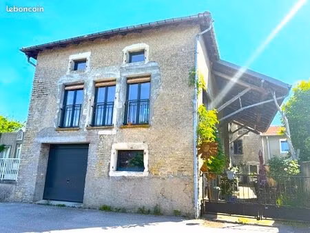 superbe maison atypique harroue avec nombreuses dependances a decouvrir