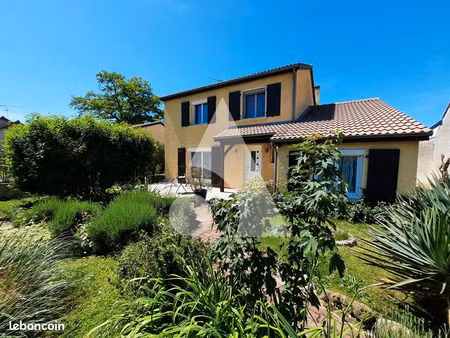 pavillon 7 pièces 120 m²