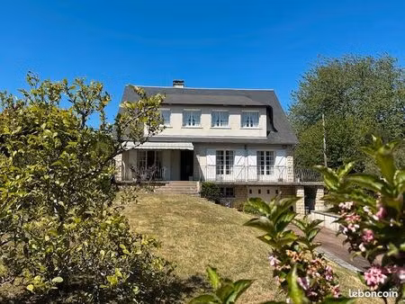 pavillon 200 m² sur 1844 m²