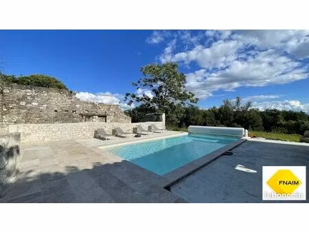 propriété 5 pièces 230 m²