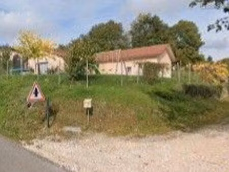 maison de plein pied au calme avec double garage attenant